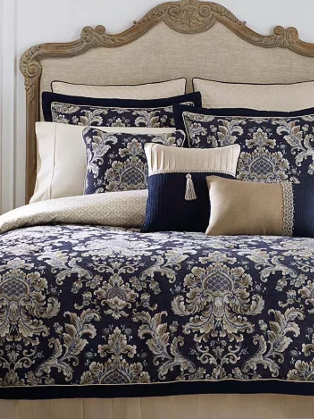 NWT Croscill Elegant Imperial King Comforter Set Navy and Cream Damask Jacquard
